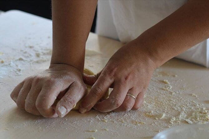 4 - Courses Dinner Interactive Cooking Lesson In Florence - The chefs: technique, humor, and real coaching