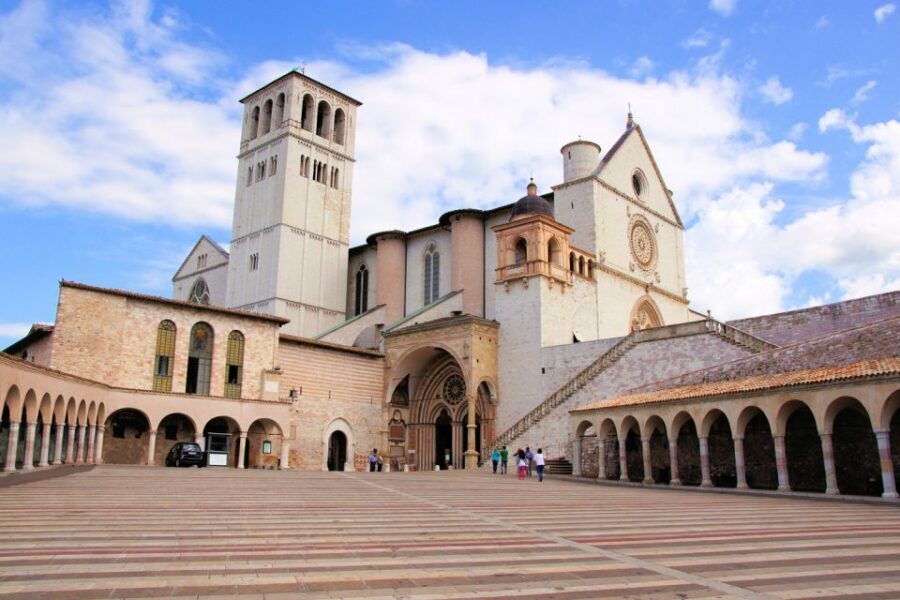Assisi: Old Town Guided Walking Tour - Meeting point and timing: small stuff that affects your day