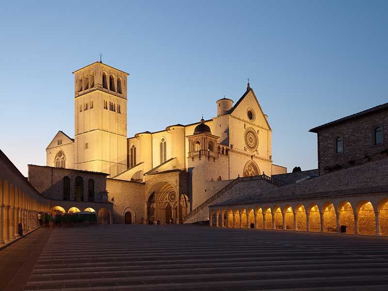 Assisi: Private Walking Tour with St. Francis Basilica - Basilica of St. Francis: Upper Frescoes, Lower Chapels, and the Tomb