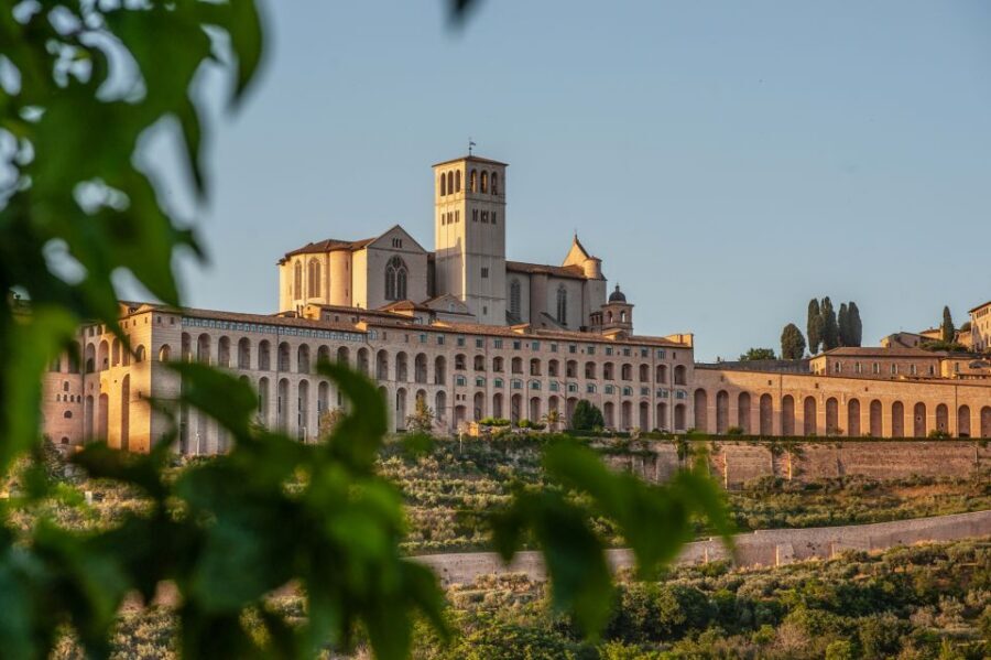 Assisi: Walking Tour with St. Francis Basilica Visit - San Rufino Cathedral and the Center of Medieval Power