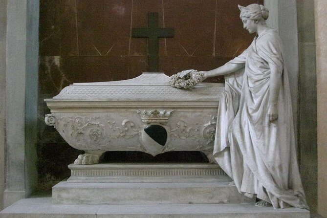 Basilica Santa Croce: Walking Among the Masters of Florence - Practicalities that affect your experience immediately