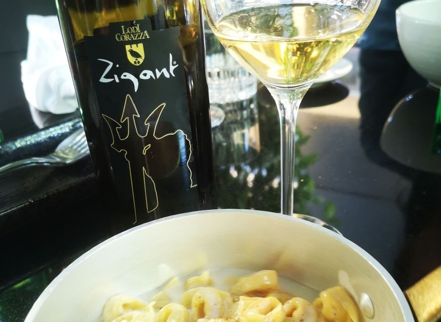 Bologna: City Center Guided Wine Walking Tour - The highlights that matter on this Bologna wine walk
