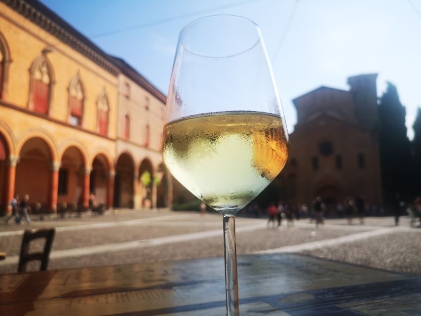 Bologna: City Center Guided Wine Walking Tour - How many tastings you’ll actually get (2 to 5 glasses)
