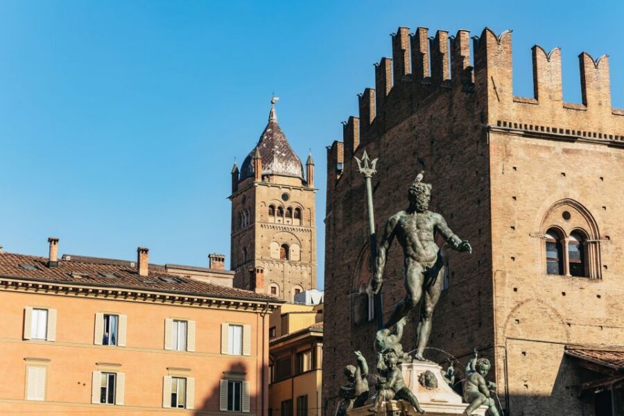 Bologna: City Center Walking Tour - Key things you’ll notice on this Bologna tour