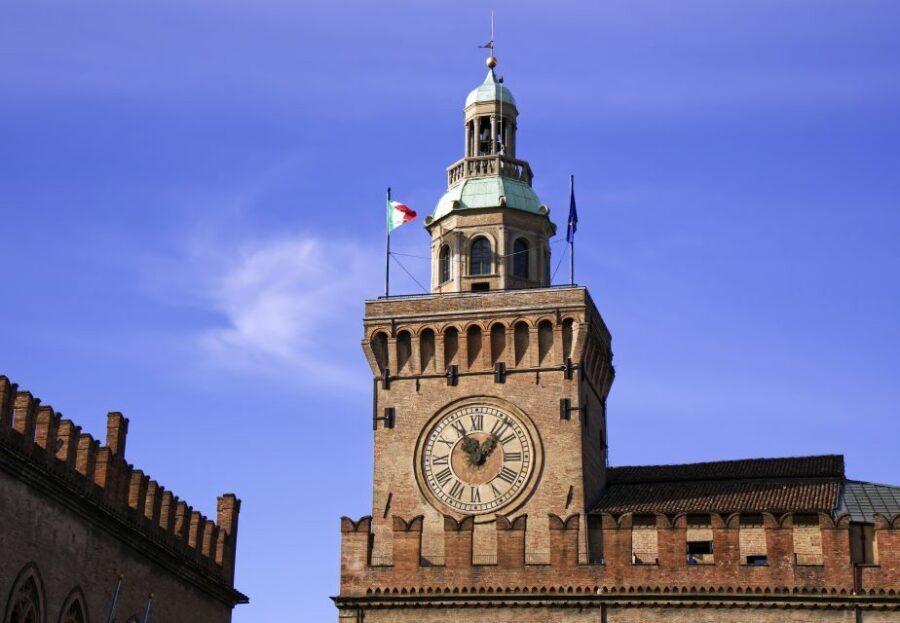 Bologna: Clock Tower Audio Guide and Food Tasting - Torre dell’Orologio and Palazzo d’Accursio: why this tour works