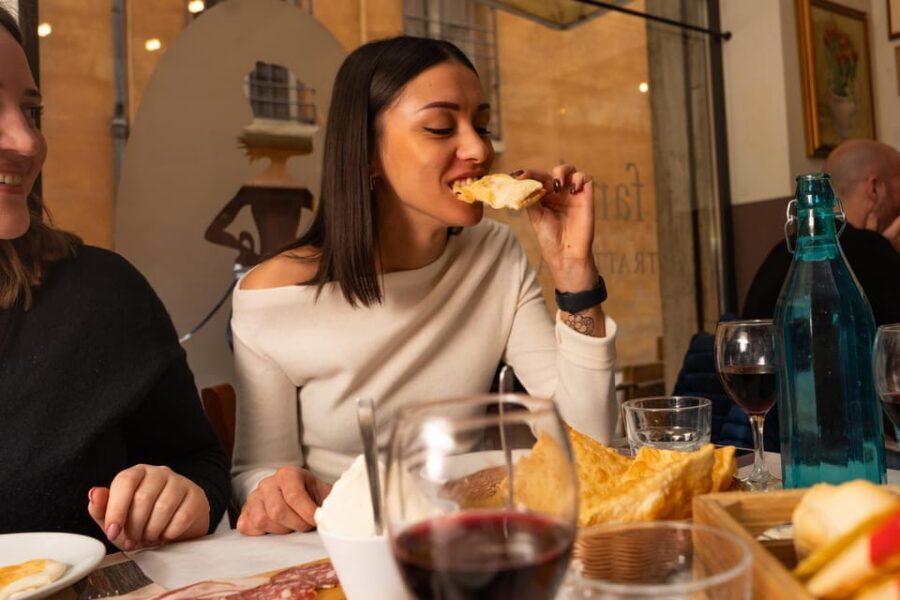 Bologna: Food Tour with Pasta Tasting & Local Specialties - Guides and Group Energy: What the Reviews Reveal (Without the Hype)