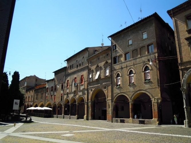 Bologna: Guided Walking Tour - La Dotta, La Grassa, La Rossa: city nicknames that actually explain what you see