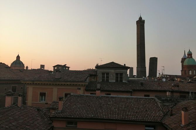 Bologna historical art walking tour with hidden gems and tastings - Archiginnasio di Bologna: the old university with anatomical theater energy