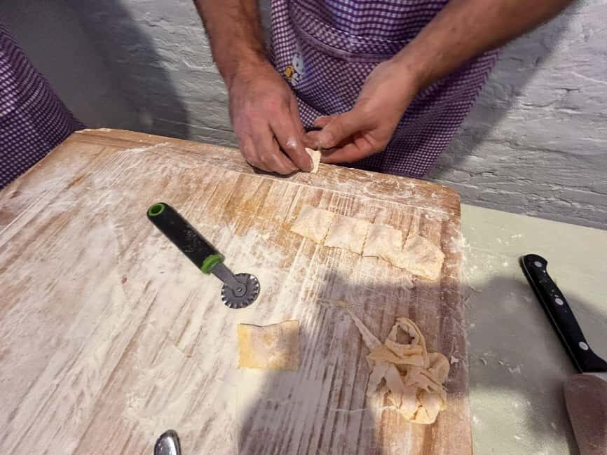 Bologna: Pasta Tagliatelle al Ragu Cooking Class with Wine - Vegetarian and Special Requests: What You Should Plan For