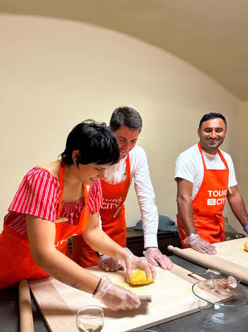 Bologna: Pasta Tagliatelle Ragu Cooking Class with Spritz - Walking Into Bologna’s Cooking Classroom (and Why It Feels Local)