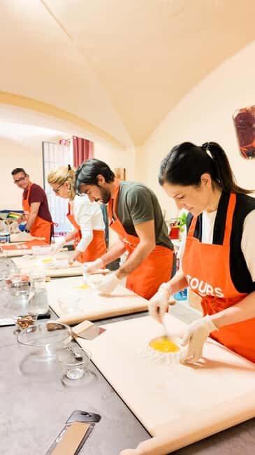 Bologna: Pasta Tagliatelle Ragu Cooking Class with Spritz - Bolognese Ragù: What You Make Versus What You Taste