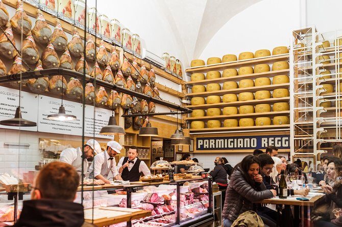 Bologna Private Highlights & Hidden Gems Tour with a Local - A Renaissance Fountain Stop: Learning the Meaning Behind the Square