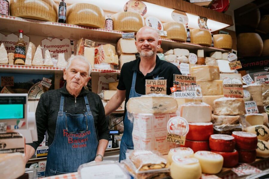 Bologna: Tastes and Traditions Food Tour with Market Visit - Osteria del Sole: learning how wine and savory bites fit together