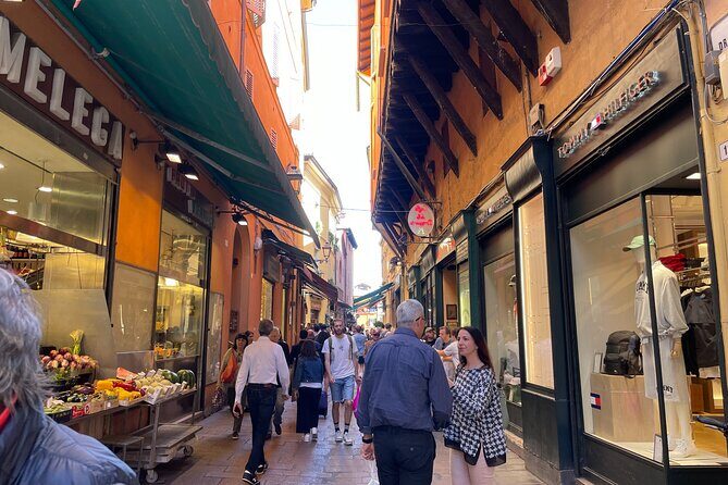 Bologna: Walking Food Tour and Highlights with a Local Guide - Why this Bologna food walk works (even if you only have 2.5 hours)