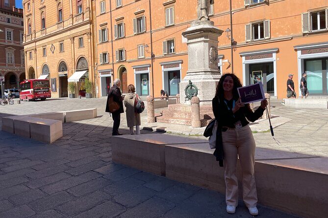 Bologna: Walking Food Tour and Highlights with a Local Guide - Piazza Galvani meeting point: easy start, simple plan