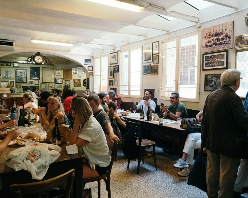 Bologna: Walking Food Tour with a Local Guide - Bakeries and street food: bread, cold cuts, cheese, and the Bolognese “snack meal”