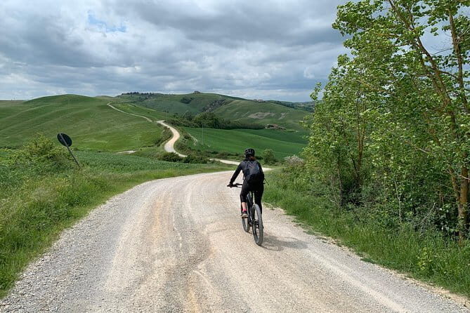 Chianti Delights: A Tale Of Two Wineries With A Vineyard Dinner - Wine Tasting Reality Check: Small Pours, Good Stories, Don’t Expect Getting Drunk