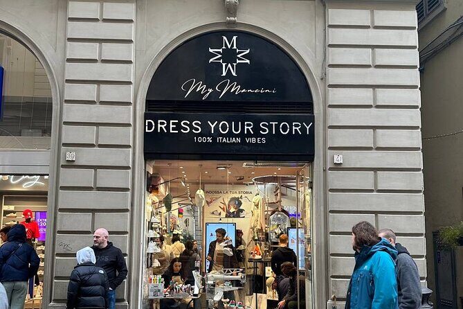Create the sneaker of your dreams in Florence - Your 4-hour flow: from measurements to a finished design plan