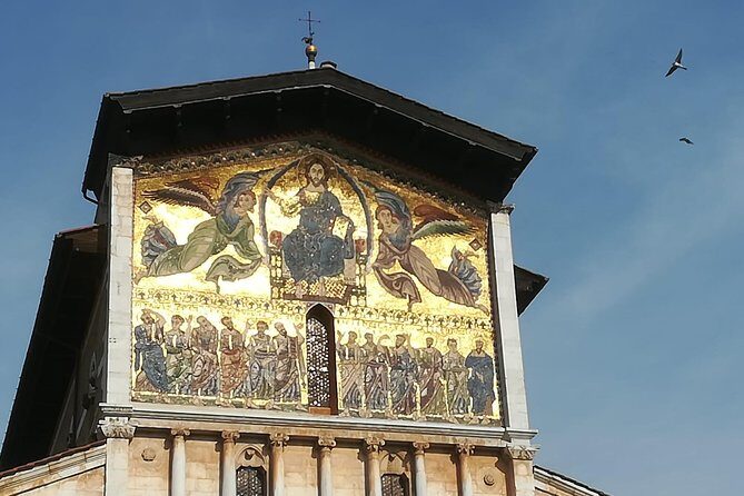 Discover Lucca’s Secrets on a Guided Walking Tour - Puccini sightings: the fun side of a city history walk