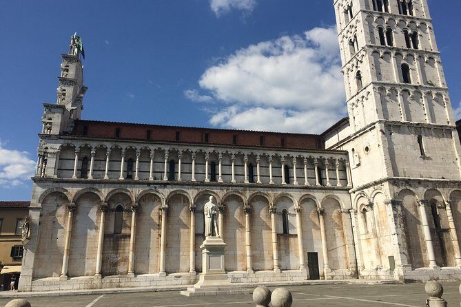 Discover Lucca’s Secrets on a Guided Walking Tour - Piazza Anfiteatro: the Roman oval you can walk around and picture