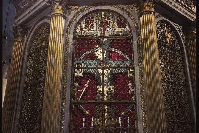 Discover Lucca’s Secrets on a Guided Walking Tour - Cathedral of San Martino: Pisa-Lucca Romanesque facade and optional inside art