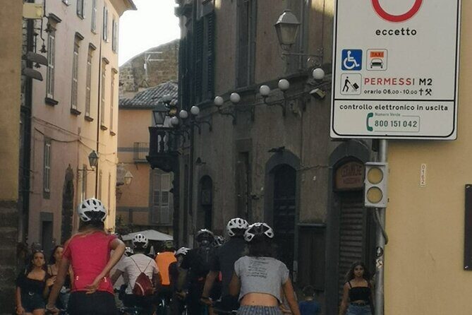 E-bike tour in Orvieto in small group: history, culture with lunch or dinner - Duomo Square and Cantina Foresi: Wine, Seats, and Photo Time