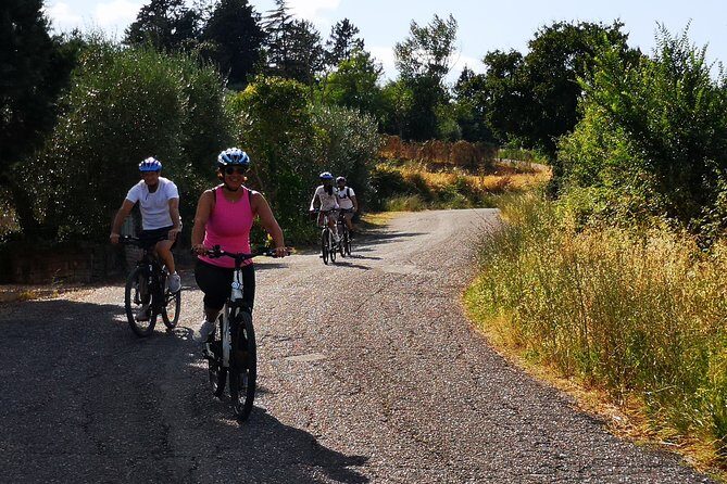 E-bike tour in Orvieto in small group: history, culture with lunch or dinner - Bikes, Shoes, and How to Handle Orvieto Streets