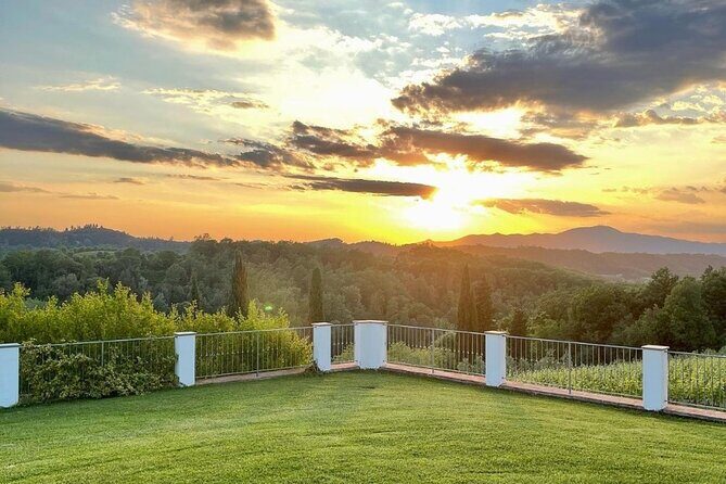 Farm To table Experience on an organic hilltop estate in Tuscany - After lunch: infinity pool time and a quiet church visit