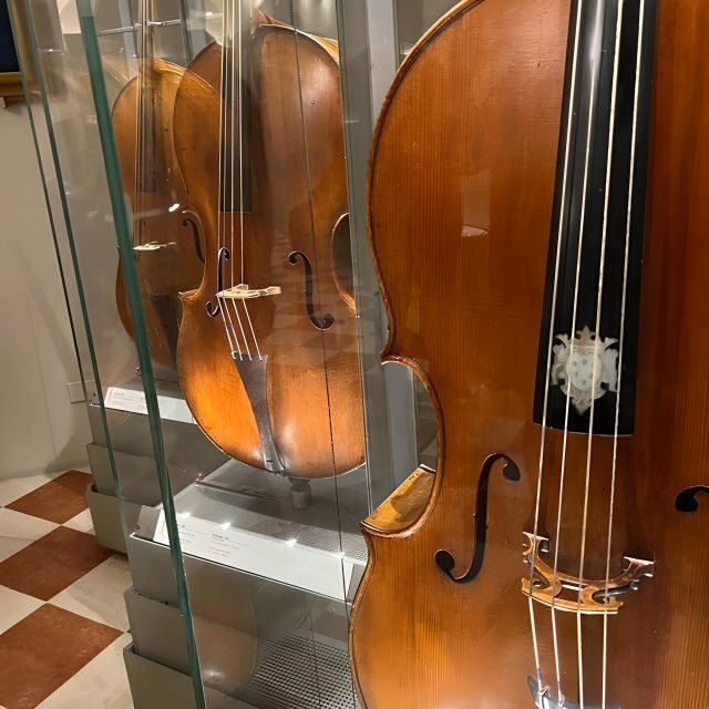Florence: Accademia Reserved Ticket & Michelangelo's David - Getting Your Bearings Fast: Where You Meet and What You Can Bring