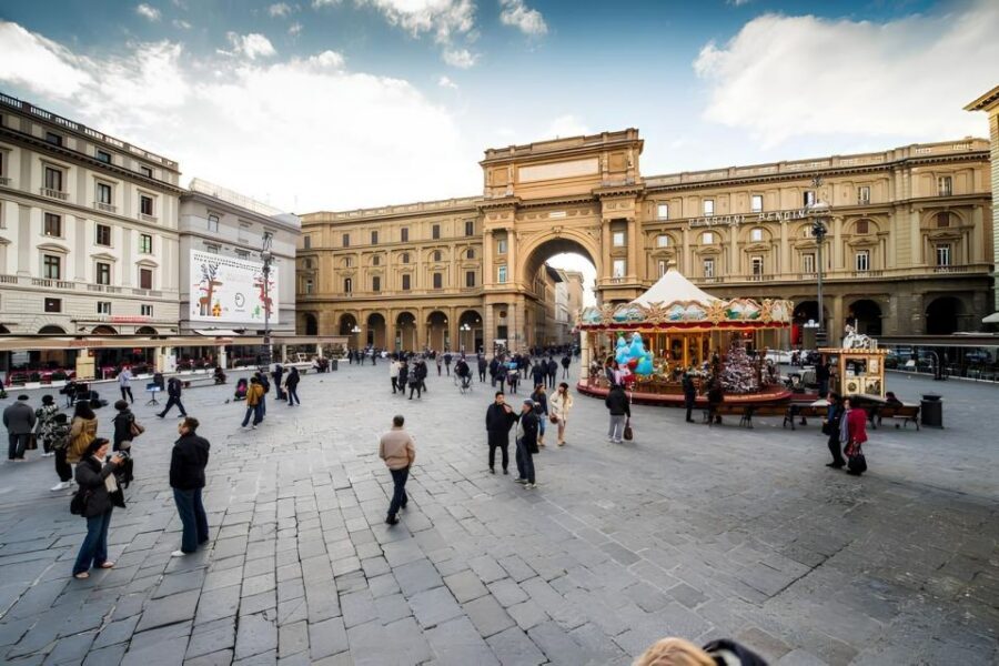 Florence: Audio Guided Walking Tour led by Tour Leader - Meeting point and pace: Piazza di Madonna degli Aldobrandini to Loggia del Mercato Nuovo