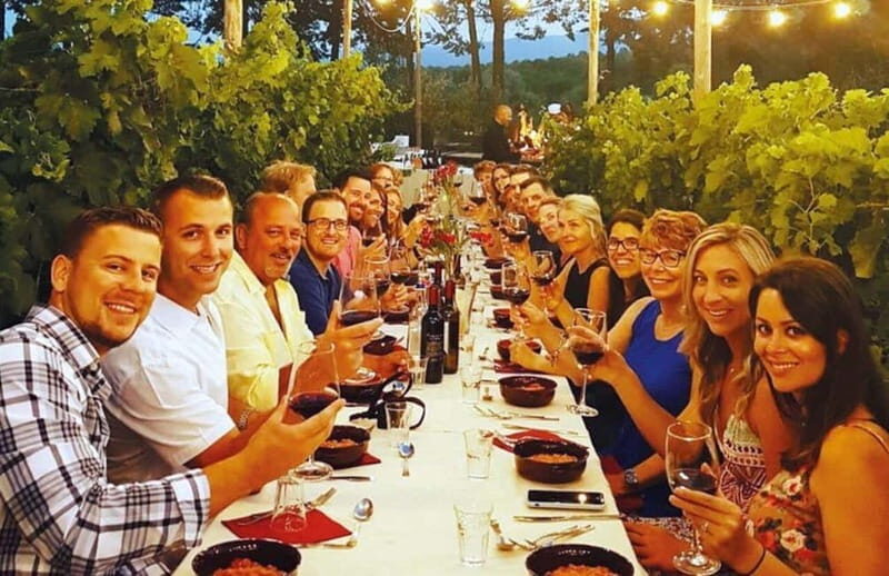 Florence: Chianti Vineyards Tour with Wine Tasting & Dinner - Dinner in the vineyards: what the meal feels like