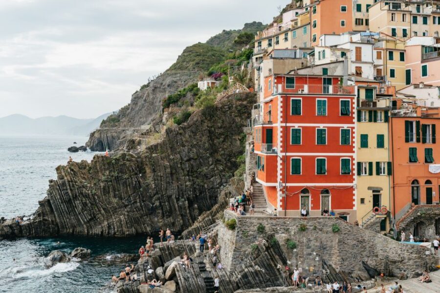 Florence: Cinque Terre Day Trip with Optional Hike - What I’d wear and pack if I were trying to enjoy the day