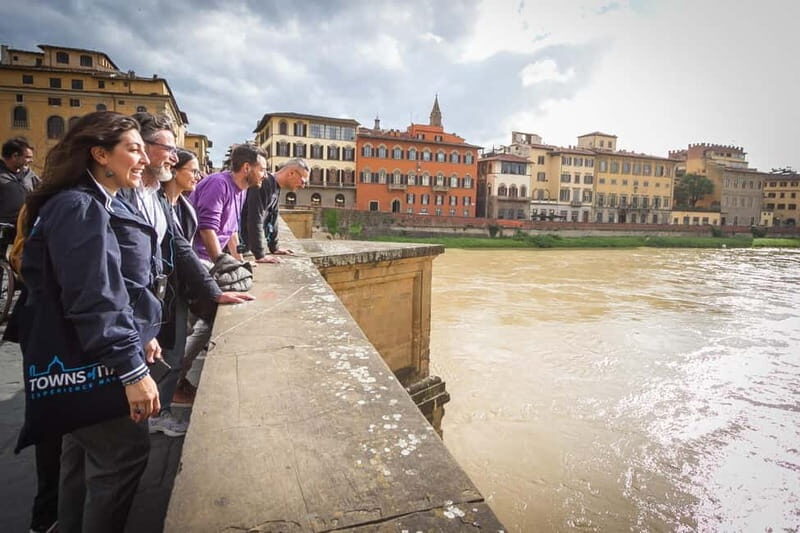Florence: City Highlights Walking Tour + Wine Windows Option - Medici Power, Roman Roots, and Why Florence Looks the Way It Does