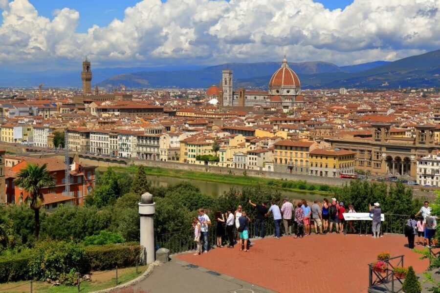 Florence: City Sightseeing Guided Bike Tour - Your ride setup: bikes, helmets, and kid-friendly gear