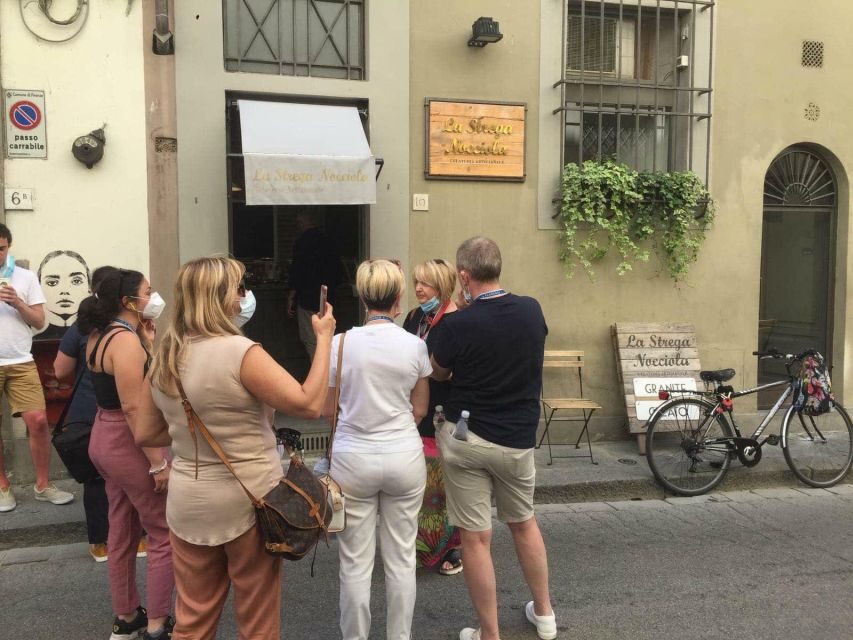 Florence: City Walking Tour and Uffizi Gallery Visit - Ponte Vecchio on foot: Florence’s oldest bridge with personality