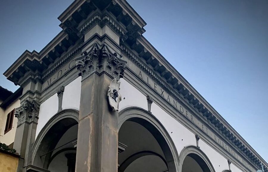 Florence: Dark Mysteries and Legends Guided Walking Tour - Palazzo del Bargello and Piazza della Signoria: politics in the dark