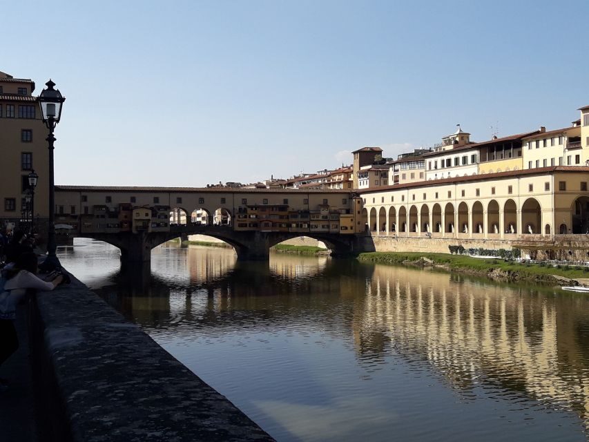 Florence: Eco-Friendly Golf Cart City Tour with Audio Guide - Ponte Vecchio and the Arno: the classic photo moment, done with less stress