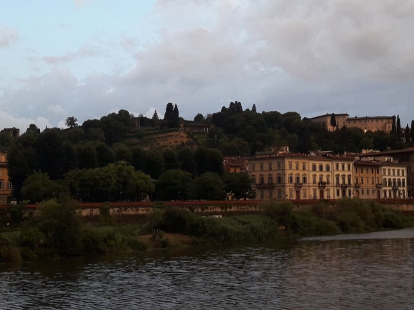 Florence: Eco-Friendly Golf Cart City Tour with Audio Guide - Oltrarno and Palazzo Pitti: why that side of Florence is worth your time