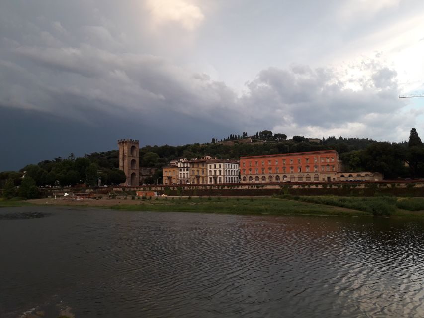 Florence: Eco-Friendly Golf Cart City Tour with Audio Guide - Santa Croce and the back view of the Duomo: seeing more than the obvious fronts