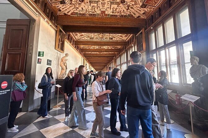 Florence Evening Walking Tour: Stories of Power, Love & Betrayal - Chiesa dei Santi Apostoli: a quieter stop with medieval mystery outside