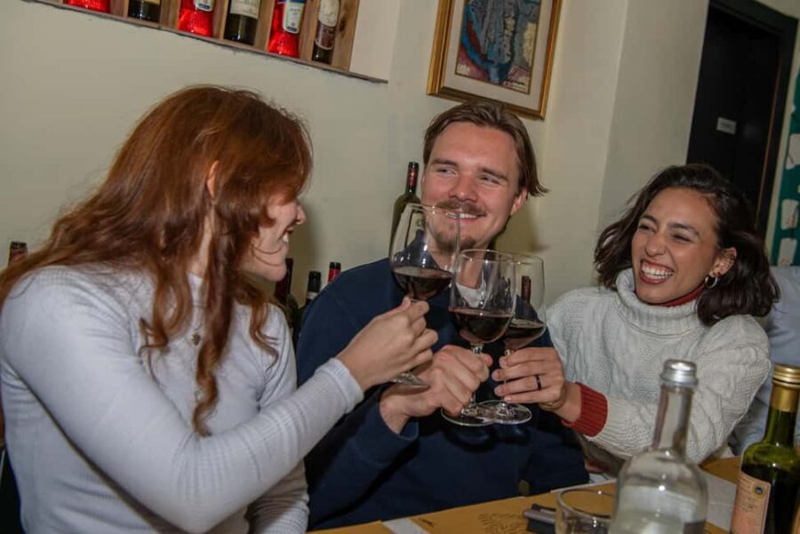 Florence: Flavours of Tuscany Food Tour - Chianti-region wine (and non-alcoholic drinks) at each tasting