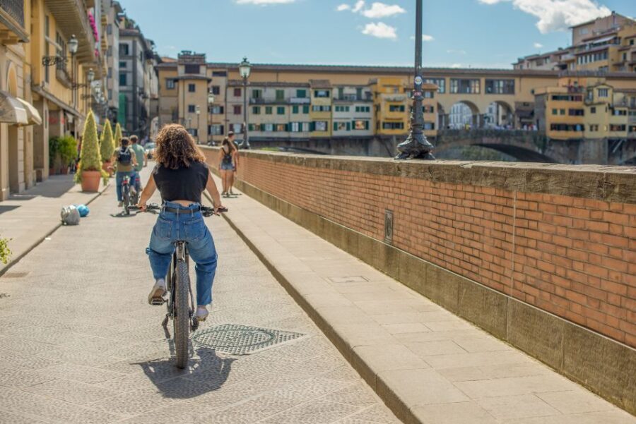 Florence: Guided Electric Bike Tour with Gelato - Guides: what makes the experience feel safe and fun