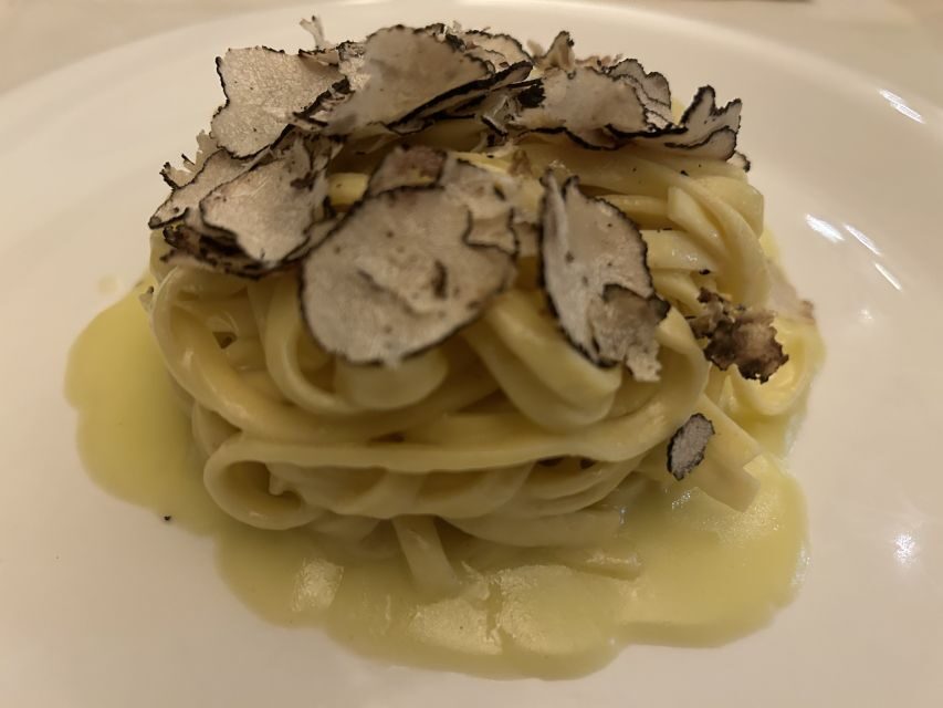 Florence: Guided Food Tour with Fiorentina Steak and Wine - Getting Your Bearings: 4 Hours, Several Stops, Zero Guesswork