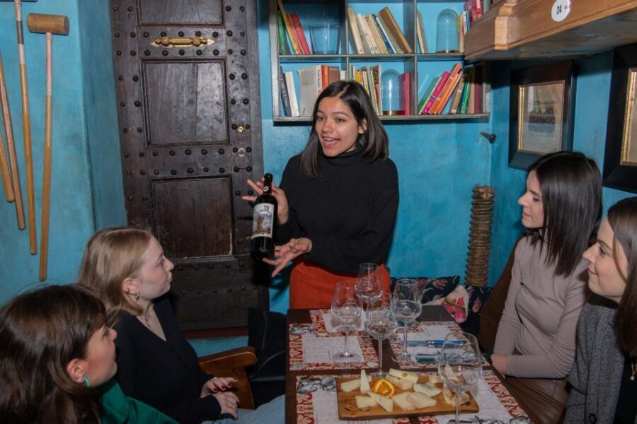 Florence: Guided Food Walking Tour with Tuscan Classics - Chianti and non-alcoholic options: pairing without the attitude