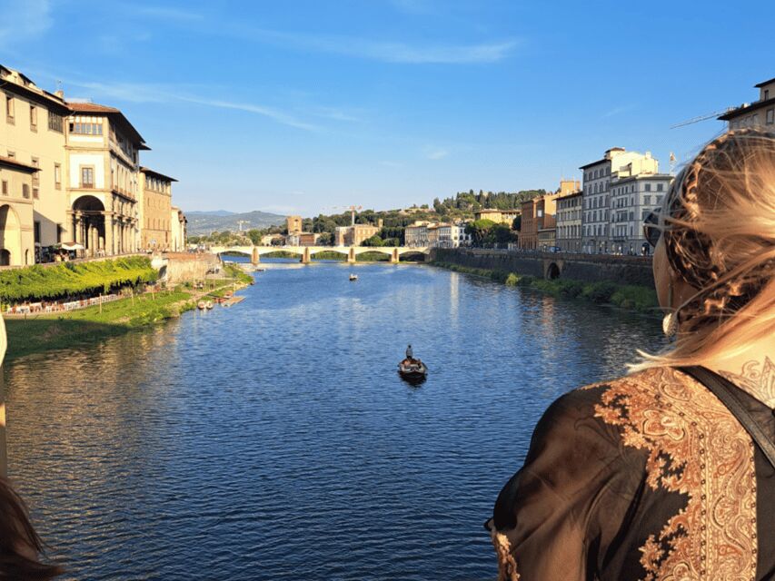 Florence: Guided Gondola Boat Tour with a Glass of Wine - Practical Tips to Prevent a Frustrating Moment