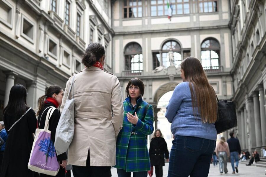Florence: Guided Tour of Medici Family Secrets and Chapels - Inside the Medici Chapel: octagon, marble, and status you can read