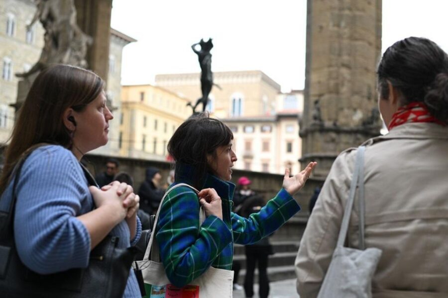 Florence: Guided Tour of Medici Family Secrets and Chapels - Meeting at Piazza di Madonna degli Aldobrandini: timing and practical limits