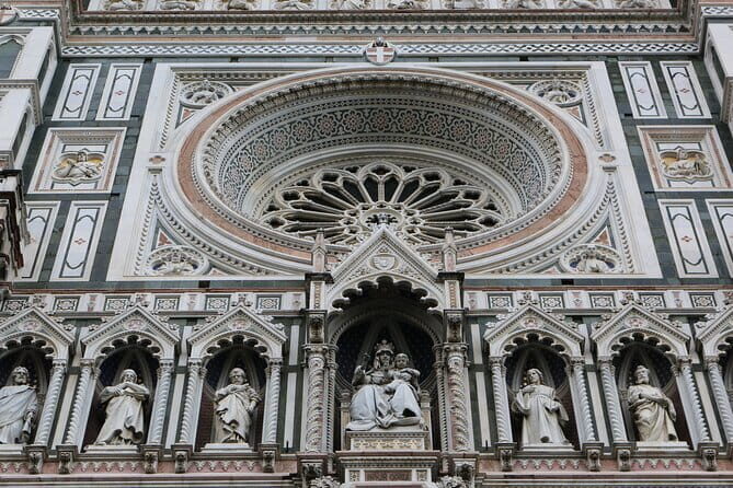 Florence: Guided tour of Santa Maria Del Fiore - Stop 1 outside: seeing Brunelleschi’s dome from the right angles