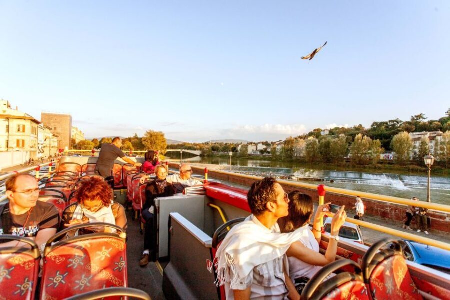 Florence: Hop-on Hop-off Bus Tour: 24, 48 or 72-Hour Ticket - What the onboard audio commentary does well in 8 languages