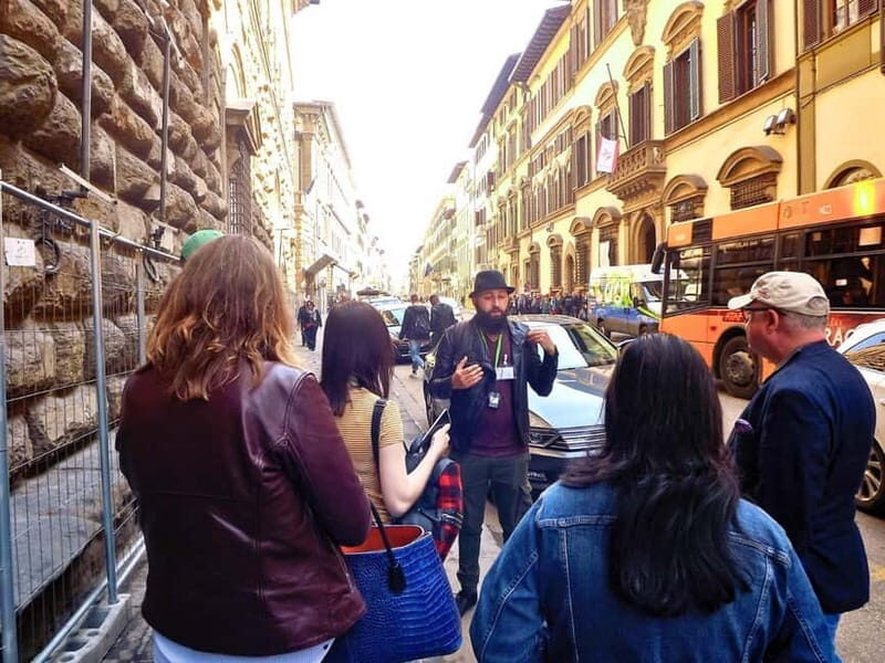 Florence: Medici Family Guided Walking Tour - Wine tasting upgrade: a practical add-on if you like pairing